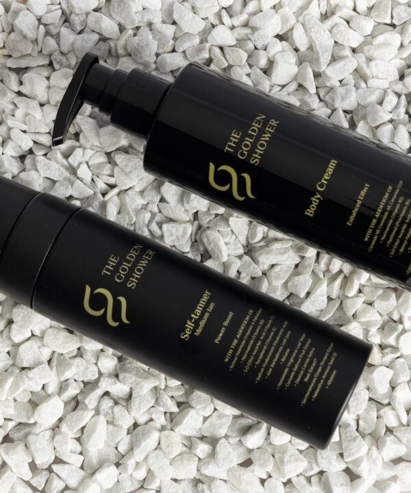 Self tanning mousse and hydrating body cream bundle for flawless results